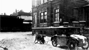 Maler Bielefeld: In ein neues Gebäude in der August-Schröder-Straße zieht 1896 der Malerbetrieb Stenner